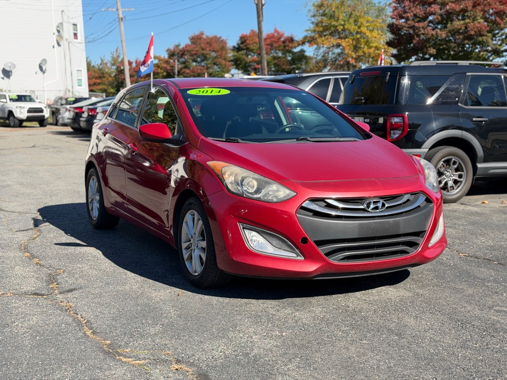 Photo 15 of this HYUNDAI ELANTRA GT