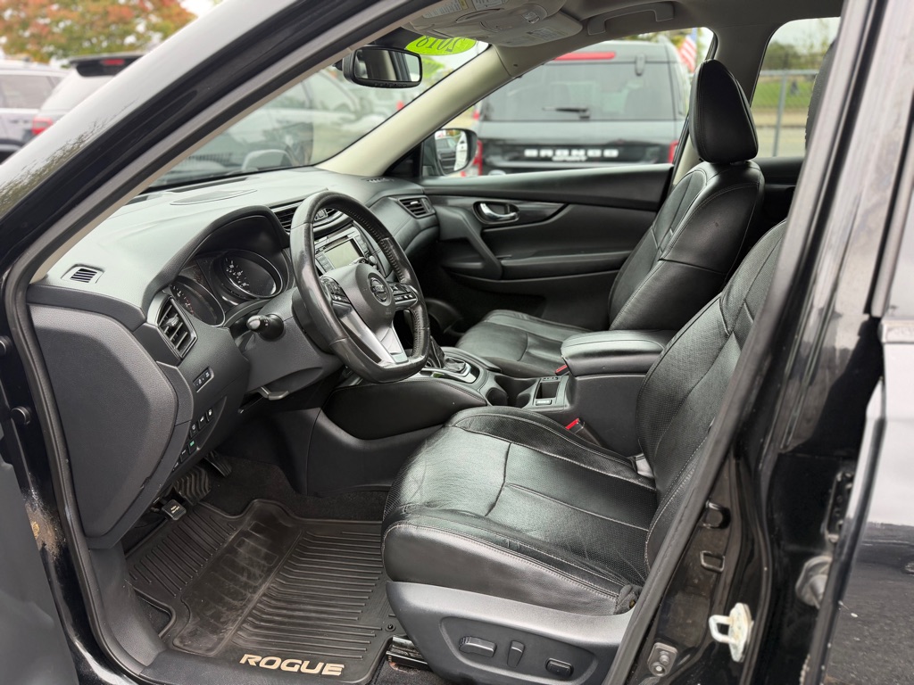 Photo 8 of this NISSAN ROGUE