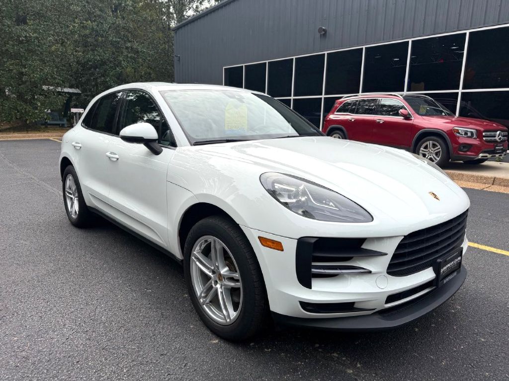 Photo 9 of this PORSCHE MACAN