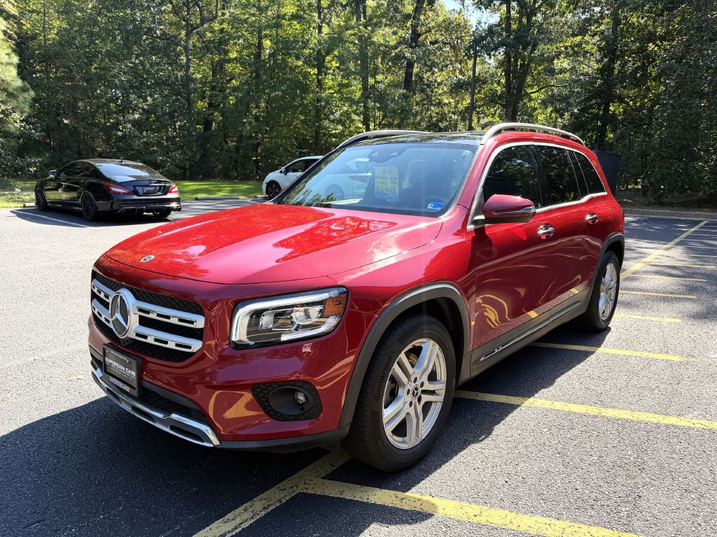 Photo 3 of this MERCEDES-BENZ GLB