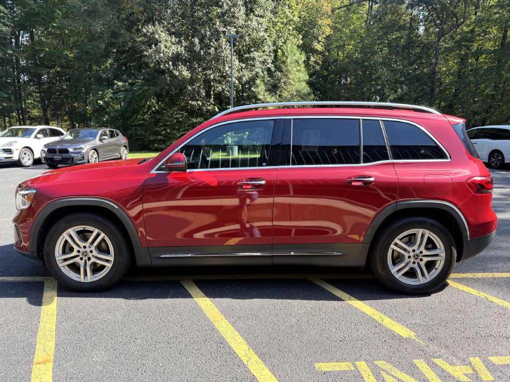 Photo 4 of this MERCEDES-BENZ GLB