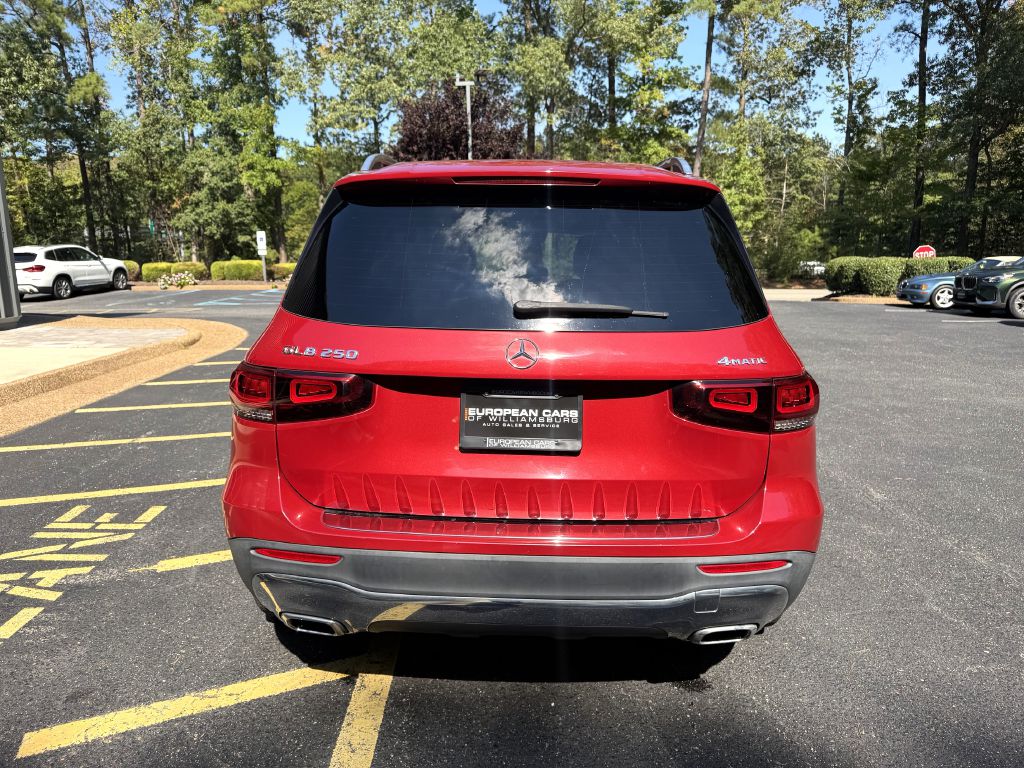 Photo 6 of this MERCEDES-BENZ GLB