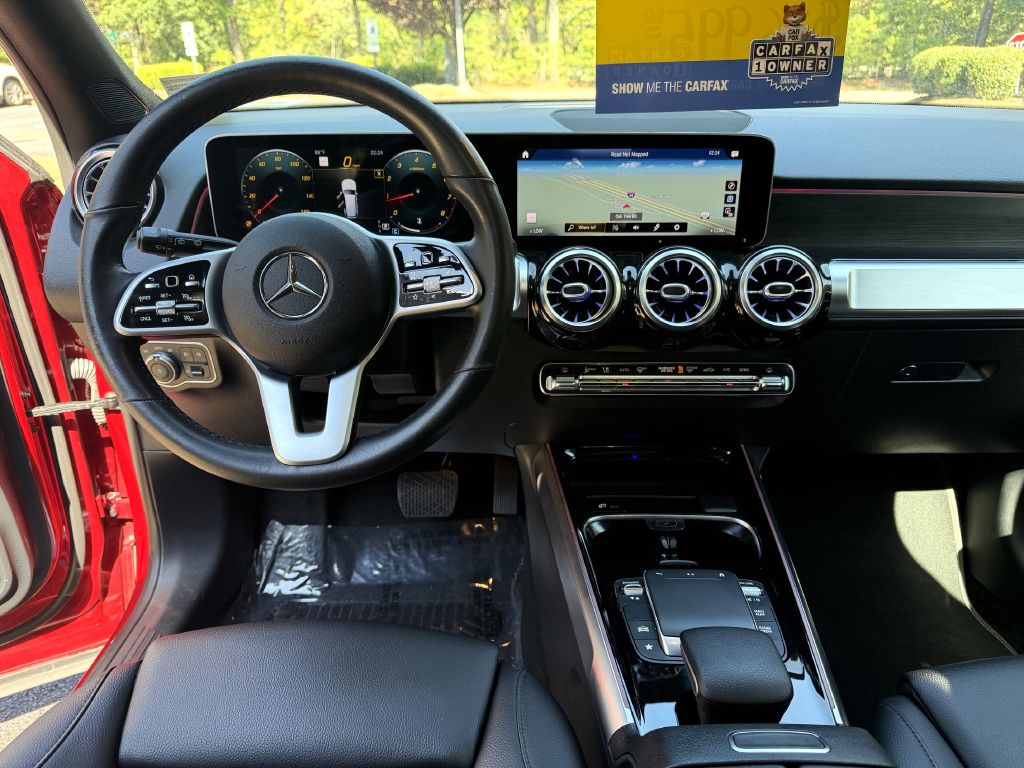 Photo 10 of this MERCEDES-BENZ GLB