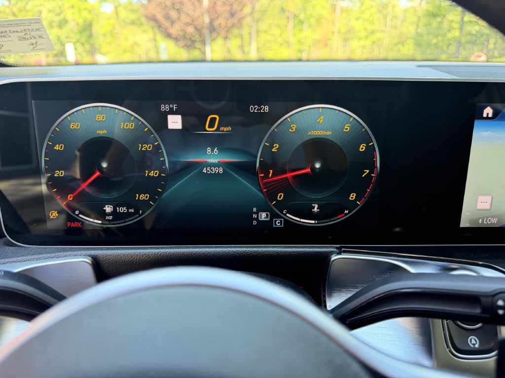 Photo 13 of this MERCEDES-BENZ GLB