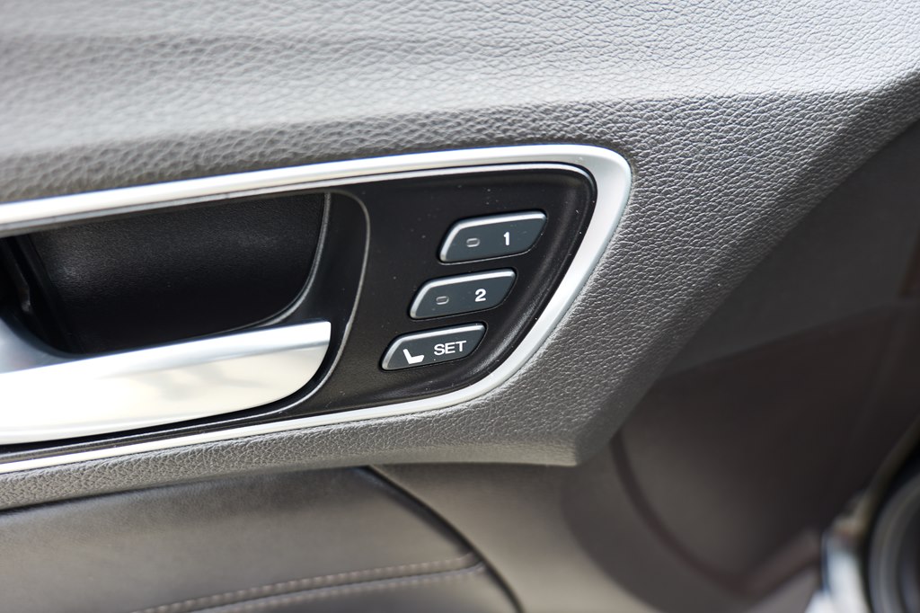 Photo 14 of this ACURA TLX
