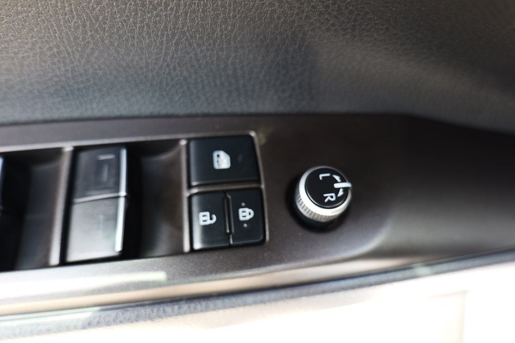 Photo 15 of this TOYOTA CAMRY