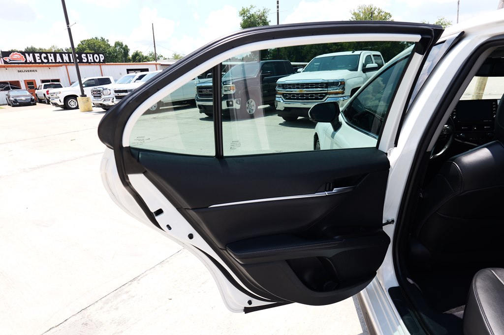 Photo 32 of this TOYOTA CAMRY