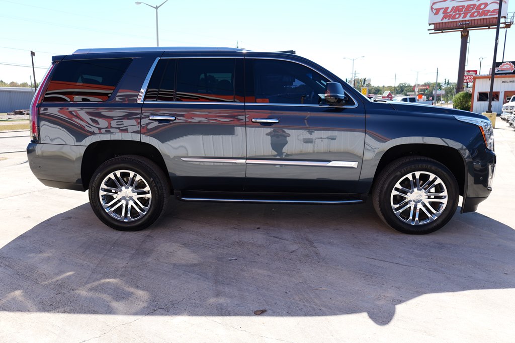 Photo 4 of this CADILLAC ESCALADE