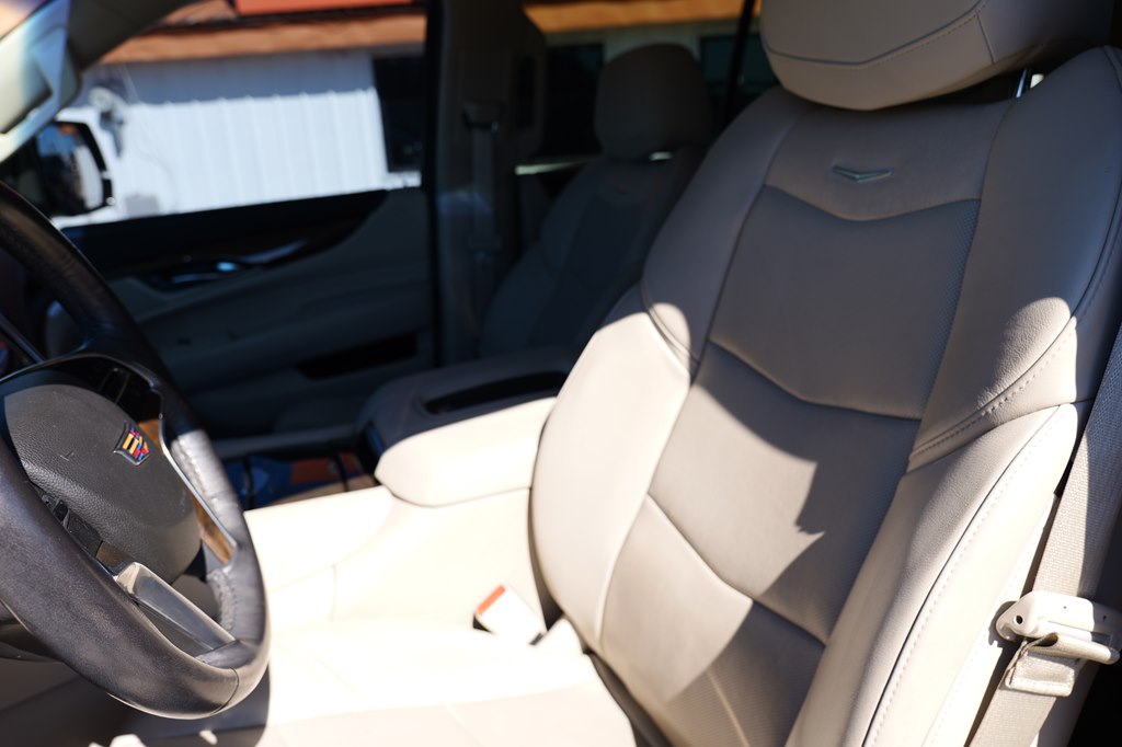 Photo 12 of this CADILLAC ESCALADE