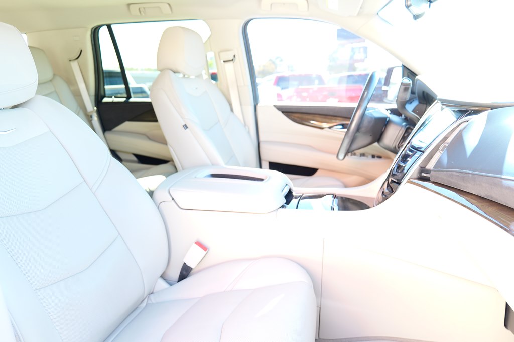 Photo 47 of this CADILLAC ESCALADE
