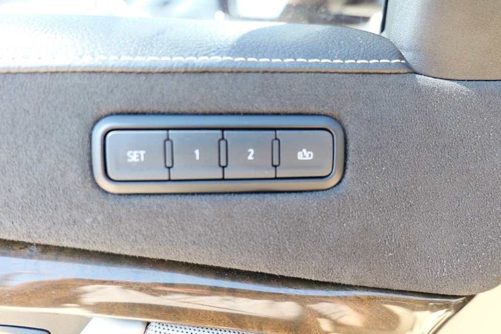 Photo 14 of this CADILLAC ESCALADE