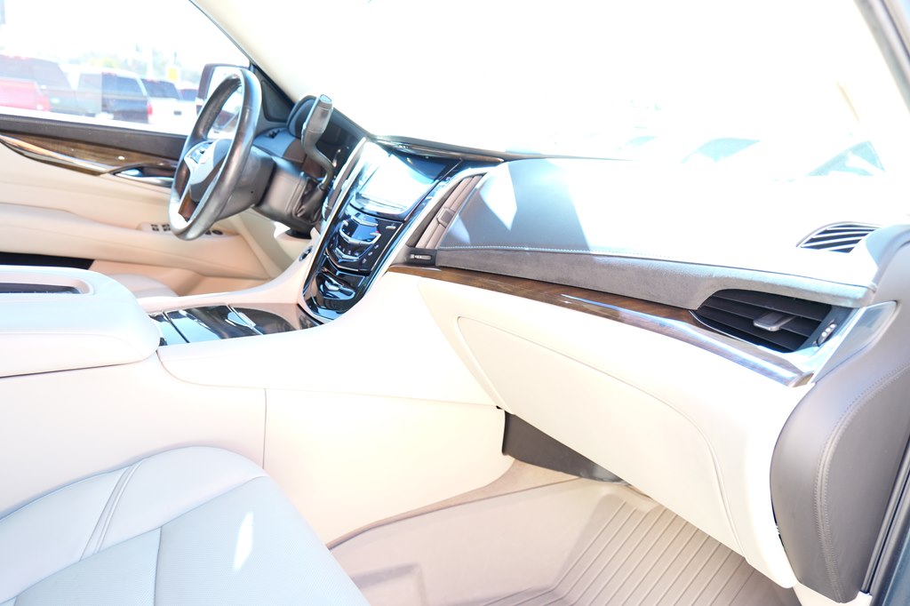 Photo 48 of this CADILLAC ESCALADE