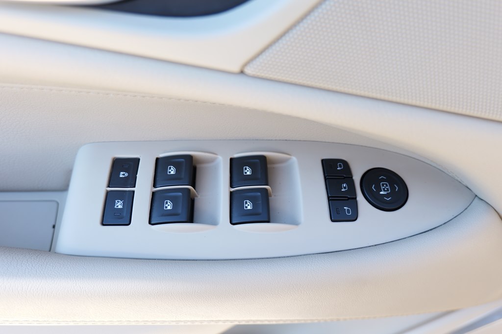 Photo 15 of this CADILLAC ESCALADE