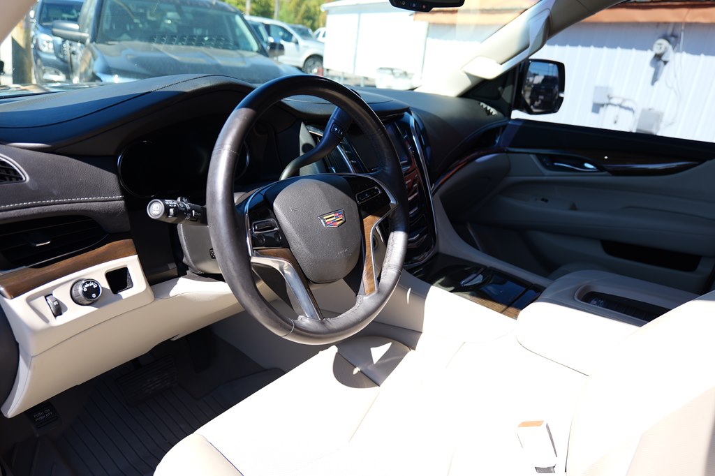 Photo 11 of this CADILLAC ESCALADE