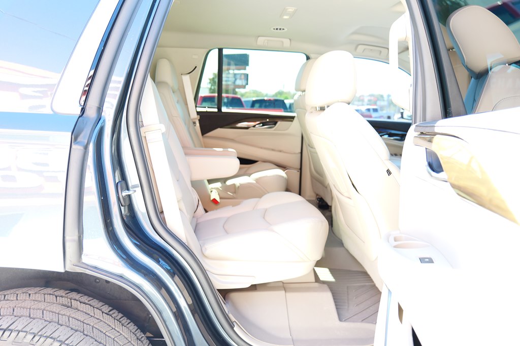 Photo 42 of this CADILLAC ESCALADE