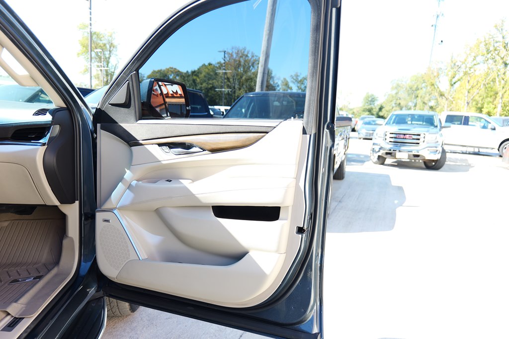 Photo 50 of this CADILLAC ESCALADE