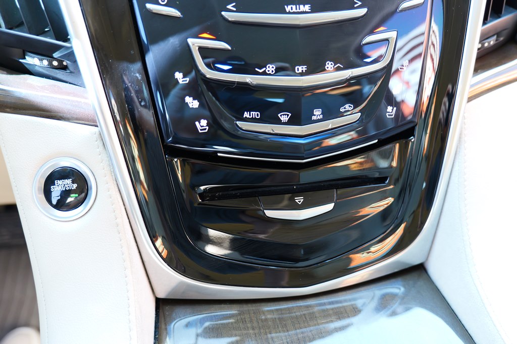 Photo 25 of this CADILLAC ESCALADE