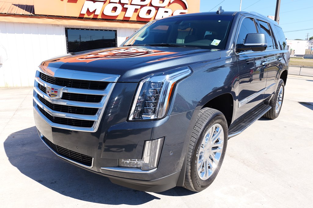Photo 9 of this CADILLAC ESCALADE