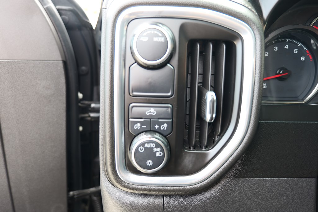 Photo 15 of this CHEVROLET SILVERADO 1500