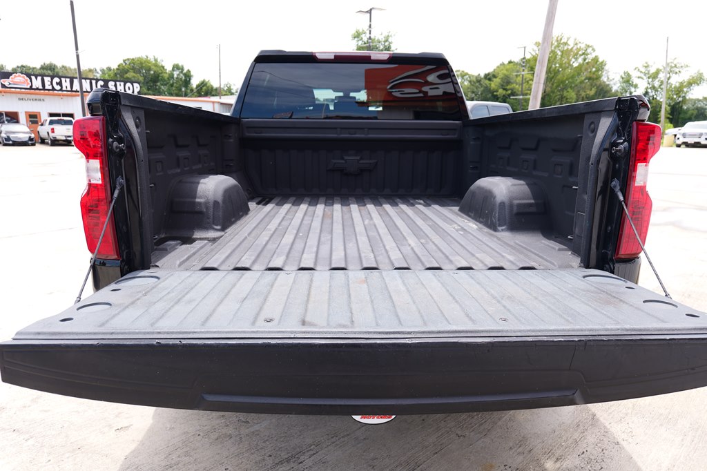 Photo 36 of this CHEVROLET SILVERADO 1500