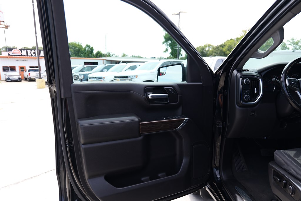 Photo 13 of this CHEVROLET SILVERADO 1500