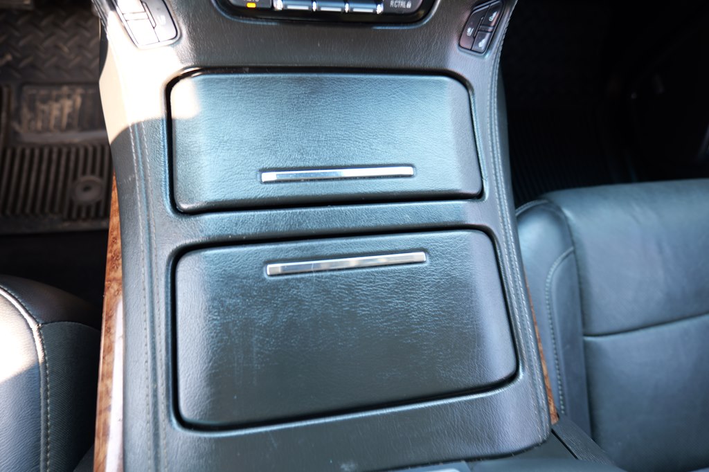 Photo 28 of this CHEVROLET TAHOE