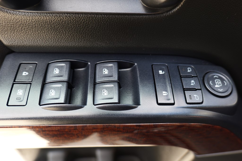 Photo 15 of this GMC SIERRA