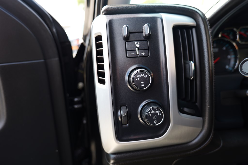 Photo 16 of this GMC SIERRA