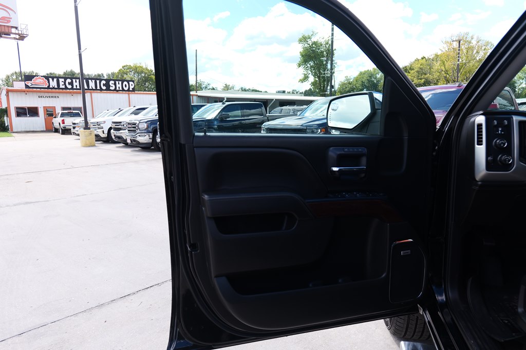 Photo 13 of this GMC SIERRA