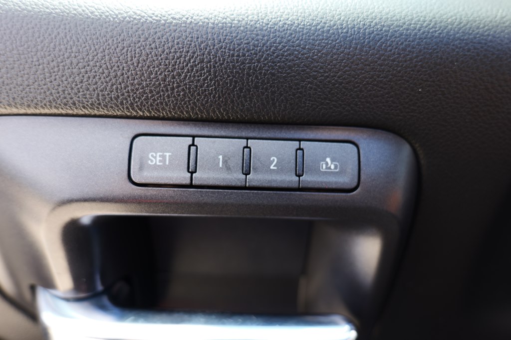 Photo 14 of this GMC SIERRA