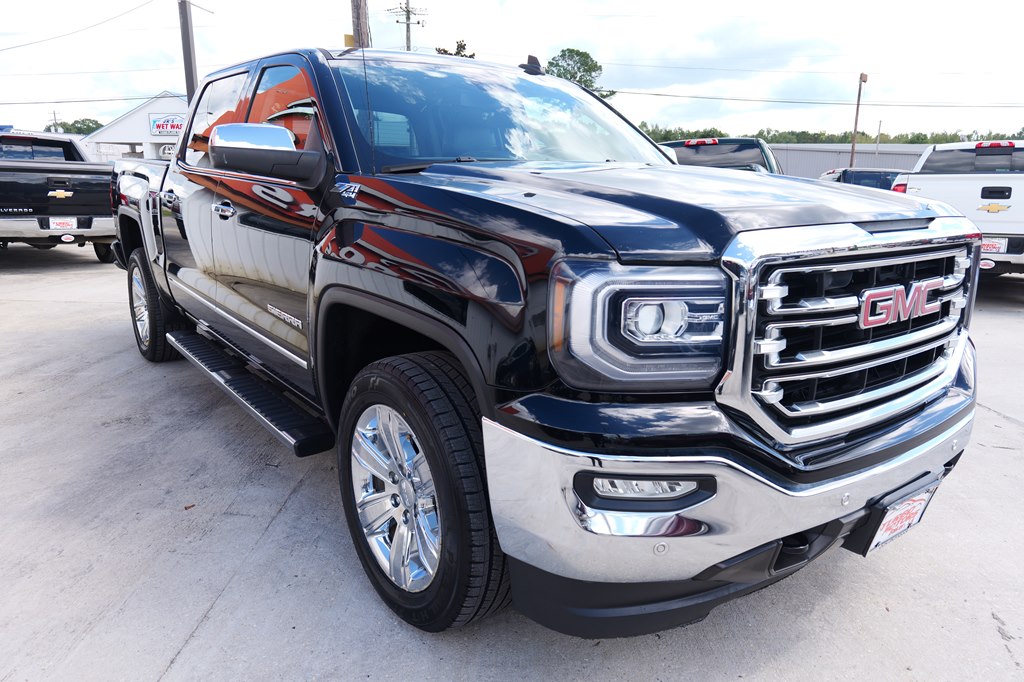 Photo 3 of this GMC SIERRA
