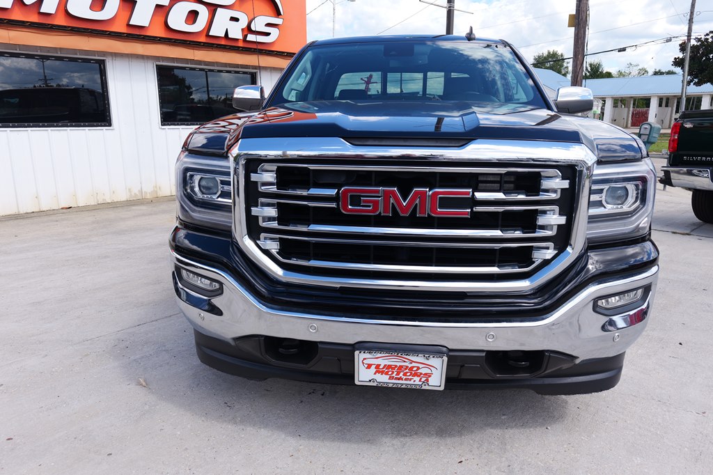 Photo 2 of this GMC SIERRA