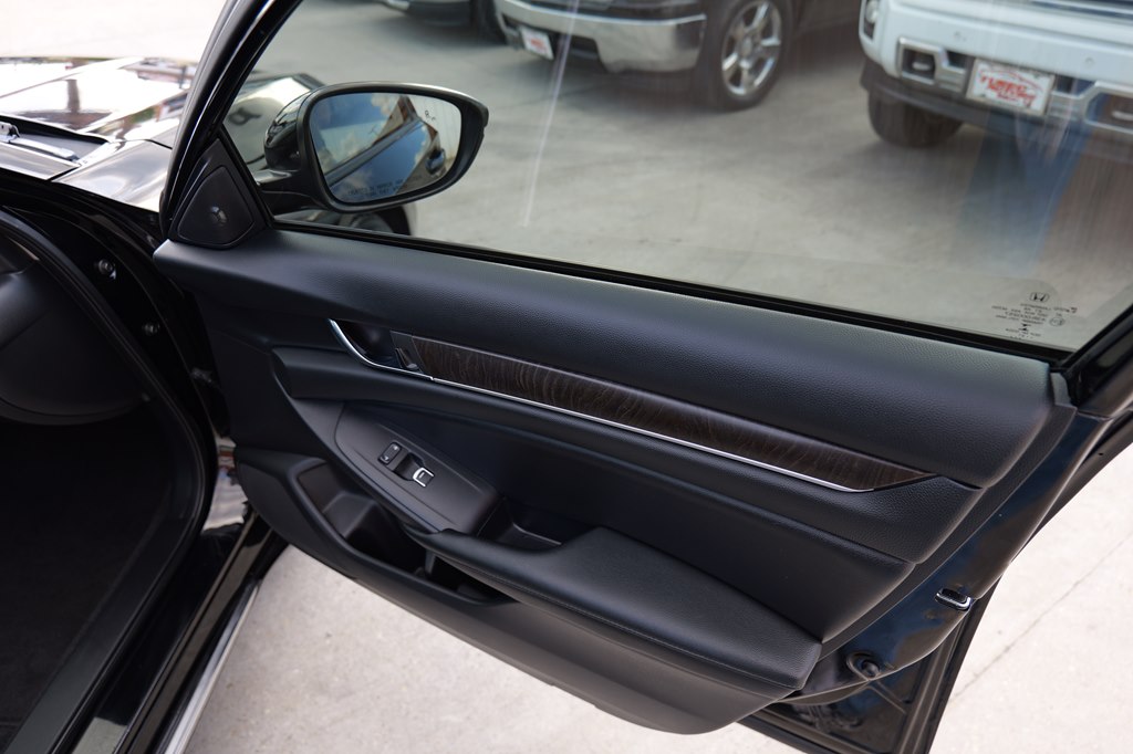 Used Car 2020 Honda Accord  Exl For Sale Under $25,000 In Baker, Louisiana