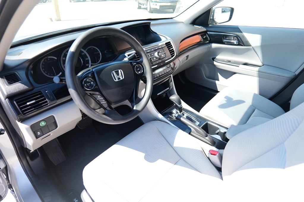 Photo 11 of this HONDA ACCORD