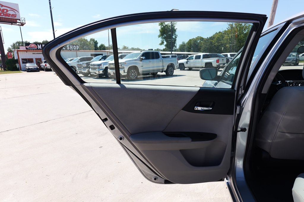 Photo 32 of this HONDA ACCORD