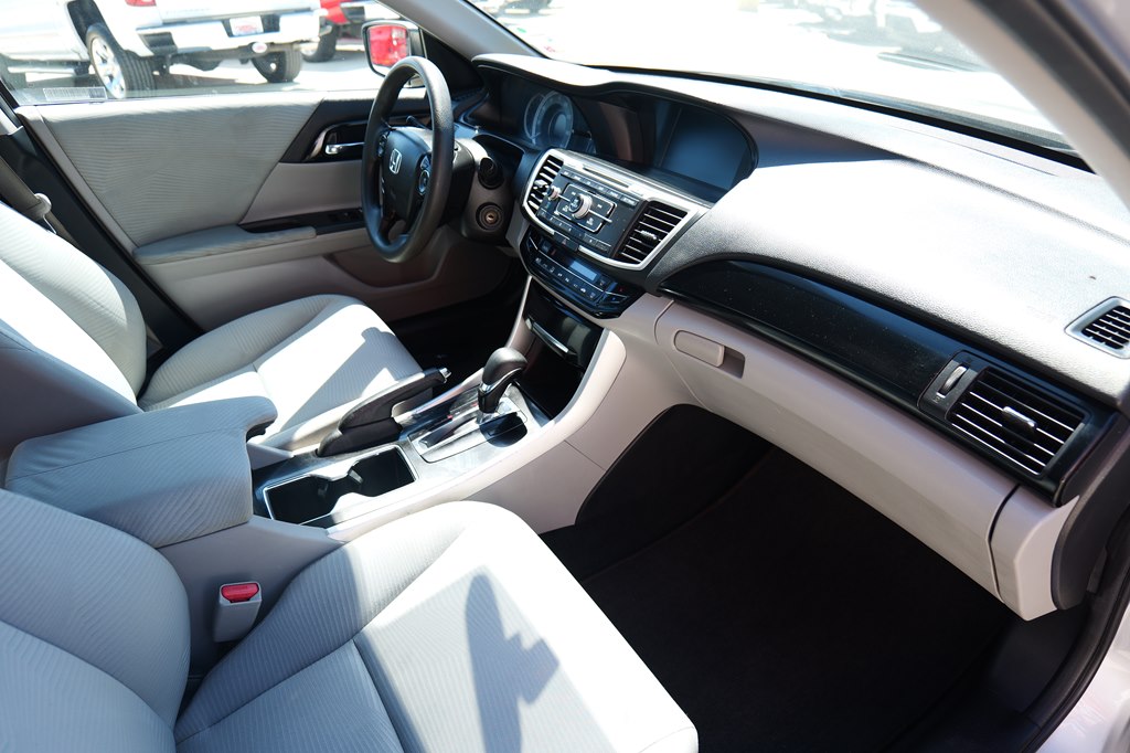 Photo 42 of this HONDA ACCORD