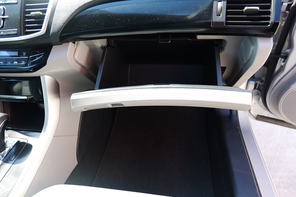Photo 44 of this HONDA ACCORD
