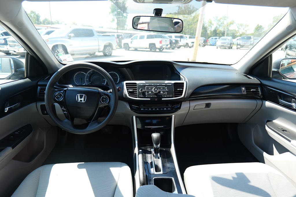 Photo 35 of this HONDA ACCORD