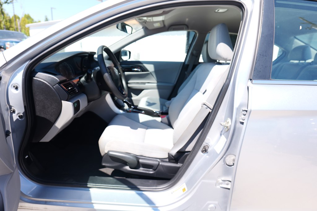 Photo 10 of this HONDA ACCORD