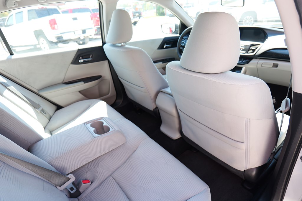 Photo 38 of this HONDA ACCORD
