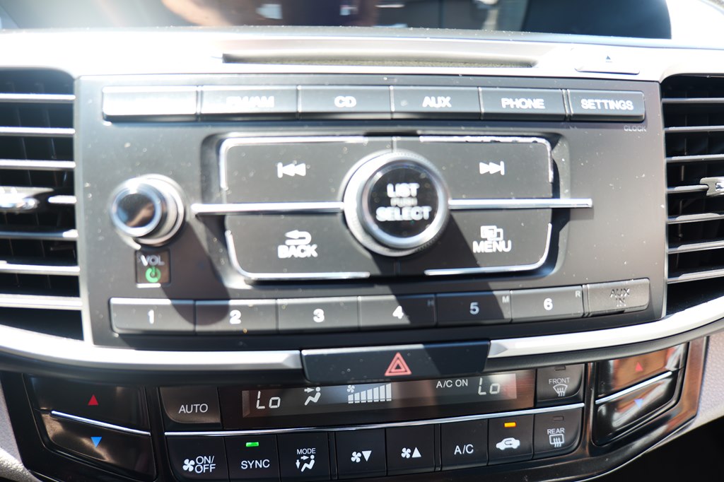 Photo 21 of this HONDA ACCORD