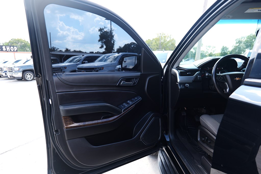 Photo 13 of this CHEVROLET TAHOE