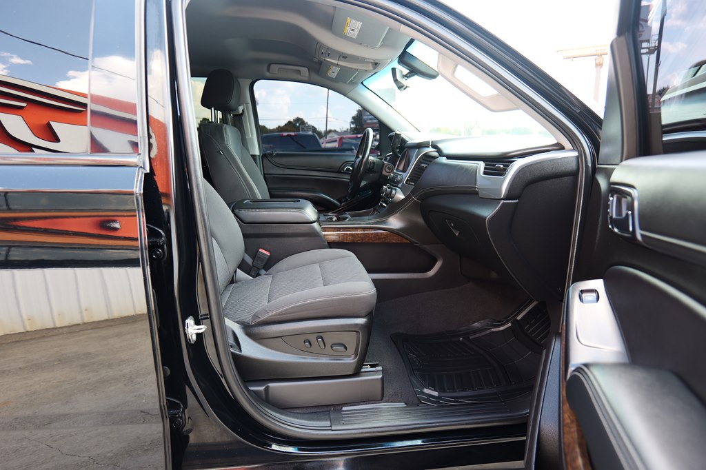 Photo 43 of this CHEVROLET TAHOE