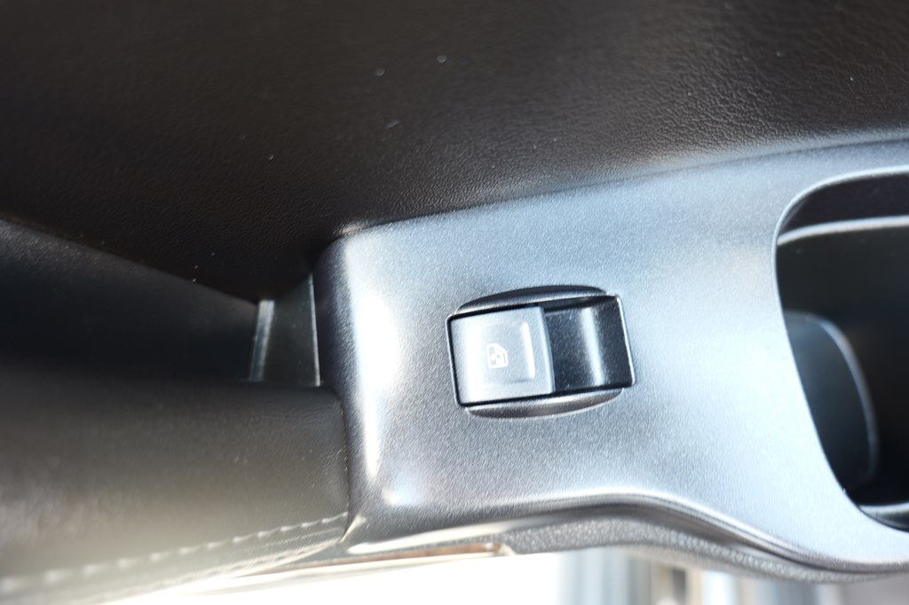 Photo 32 of this CHEVROLET TAHOE