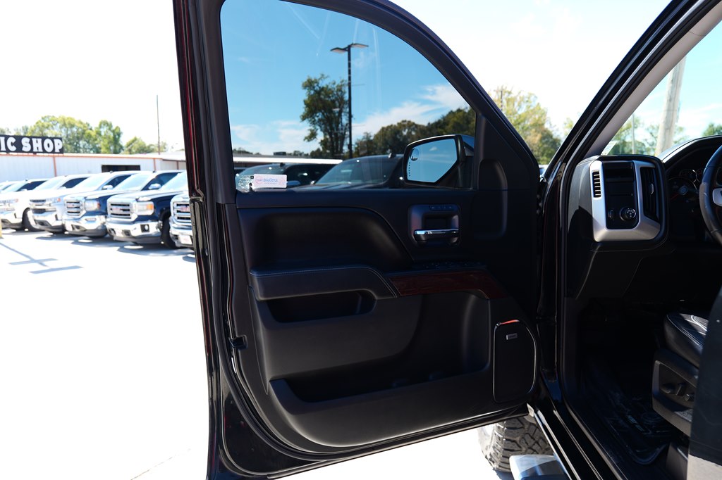 Photo 13 of this GMC SIERRA