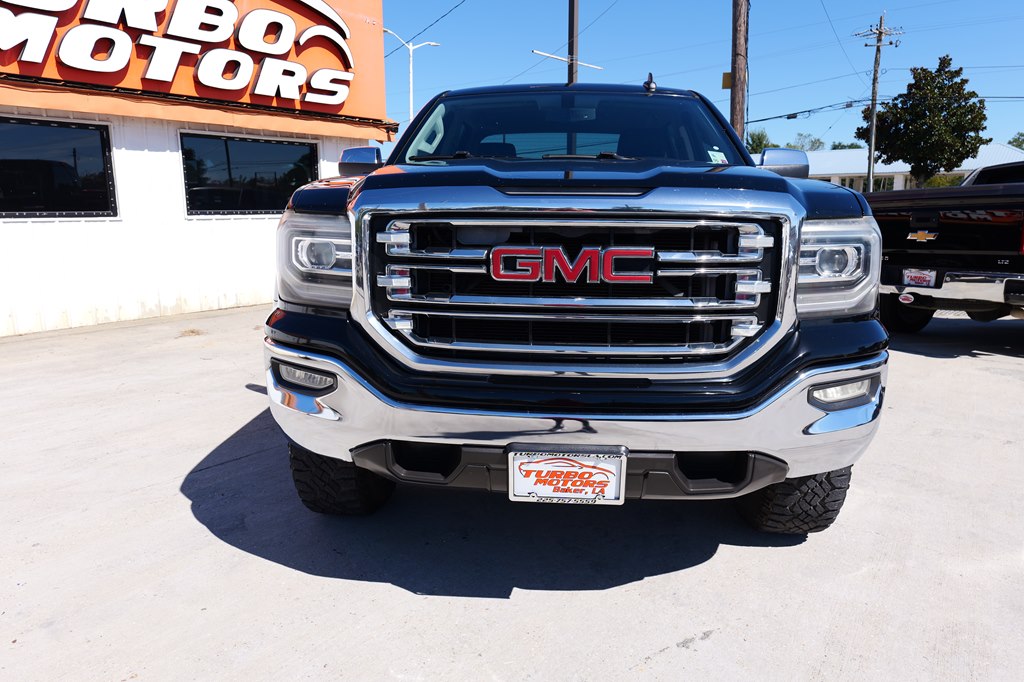 Photo 2 of this GMC SIERRA