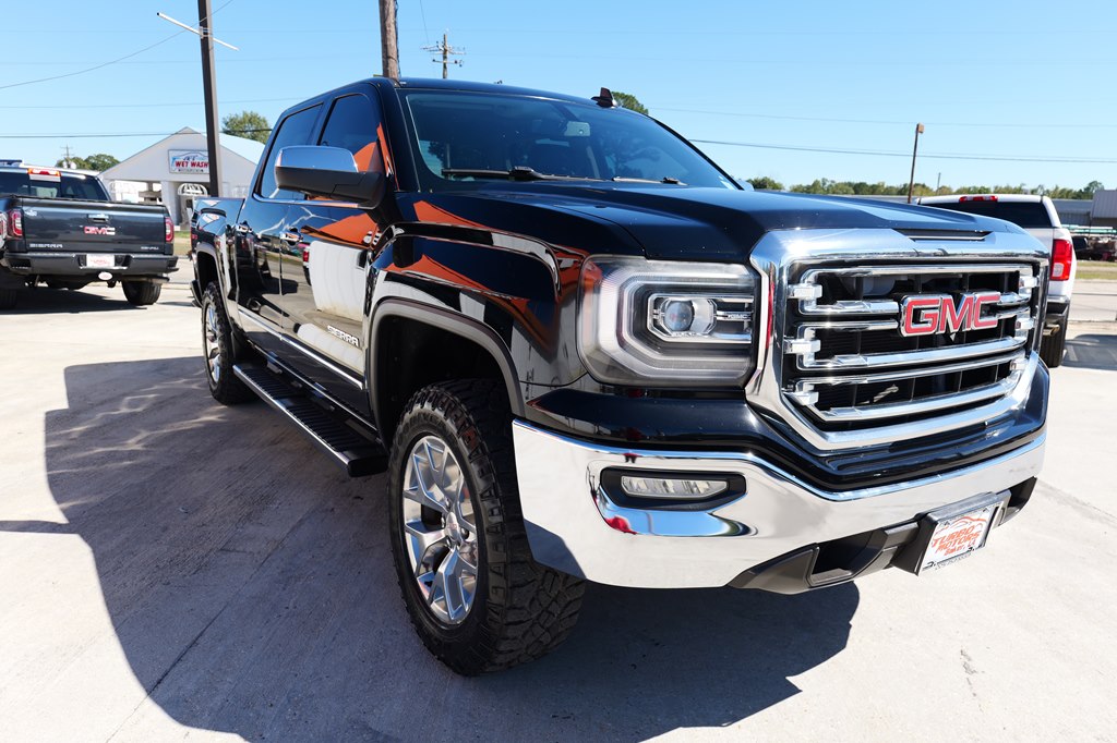 Photo 3 of this GMC SIERRA
