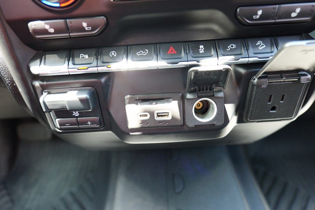 Photo 23 of this CHEVROLET SILVERADO 1500