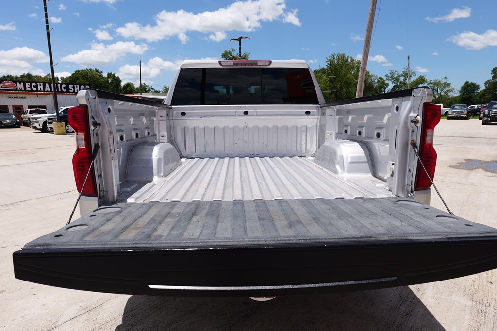 Photo 33 of this CHEVROLET SILVERADO 1500
