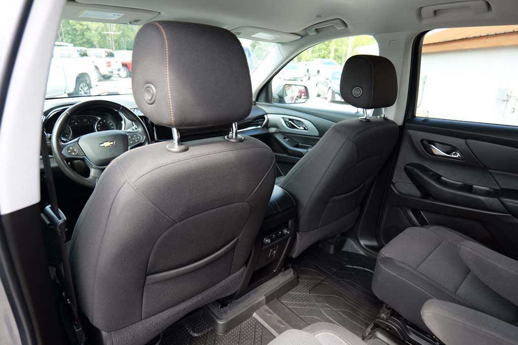 Photo 32 of this CHEVROLET TRAVERSE